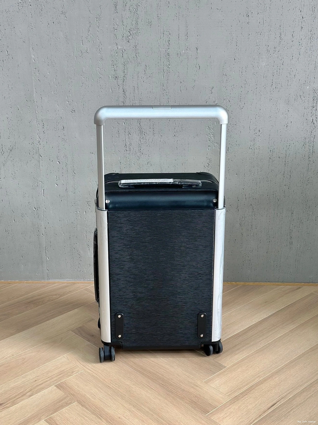 CUSTOM HORIZON MONOGRAM CABIN 37L SUITCASE 55 EMBOSSED 0821